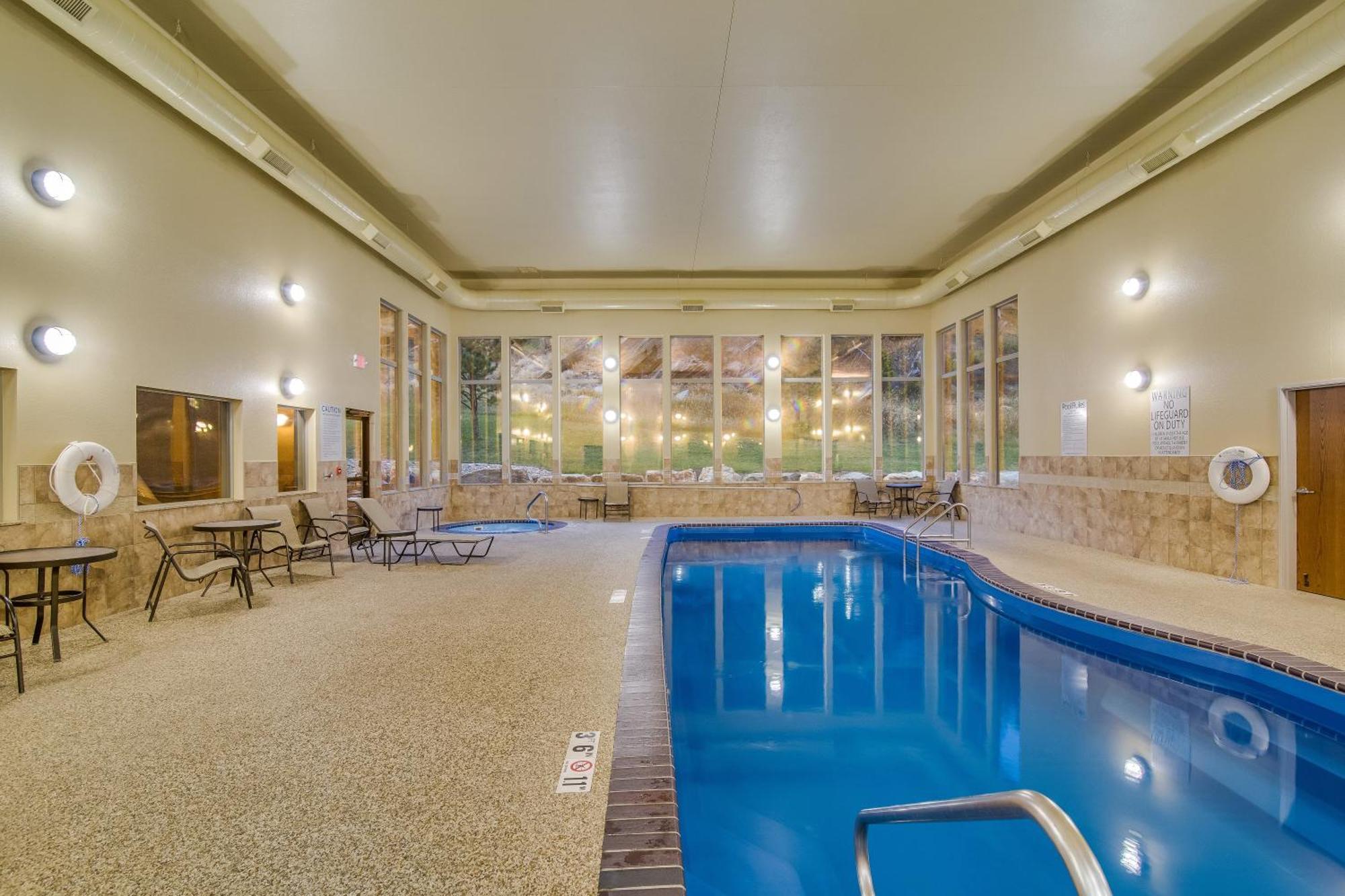 Holiday Inn Express & Suites Custer-Mt Rushmore Buitenkant foto