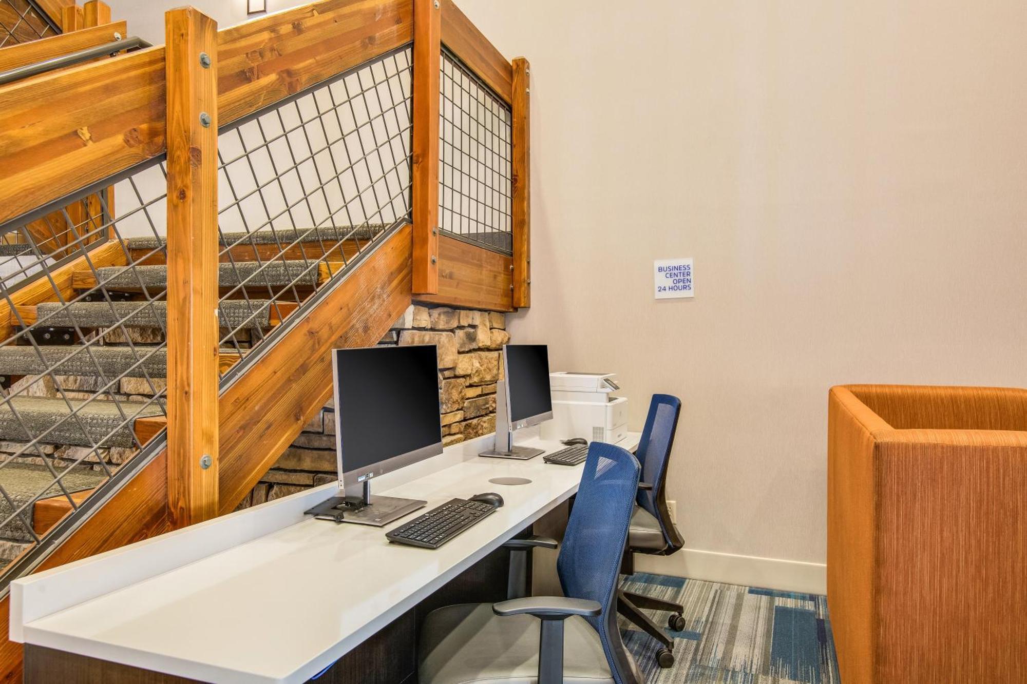 Holiday Inn Express & Suites Custer-Mt Rushmore Buitenkant foto